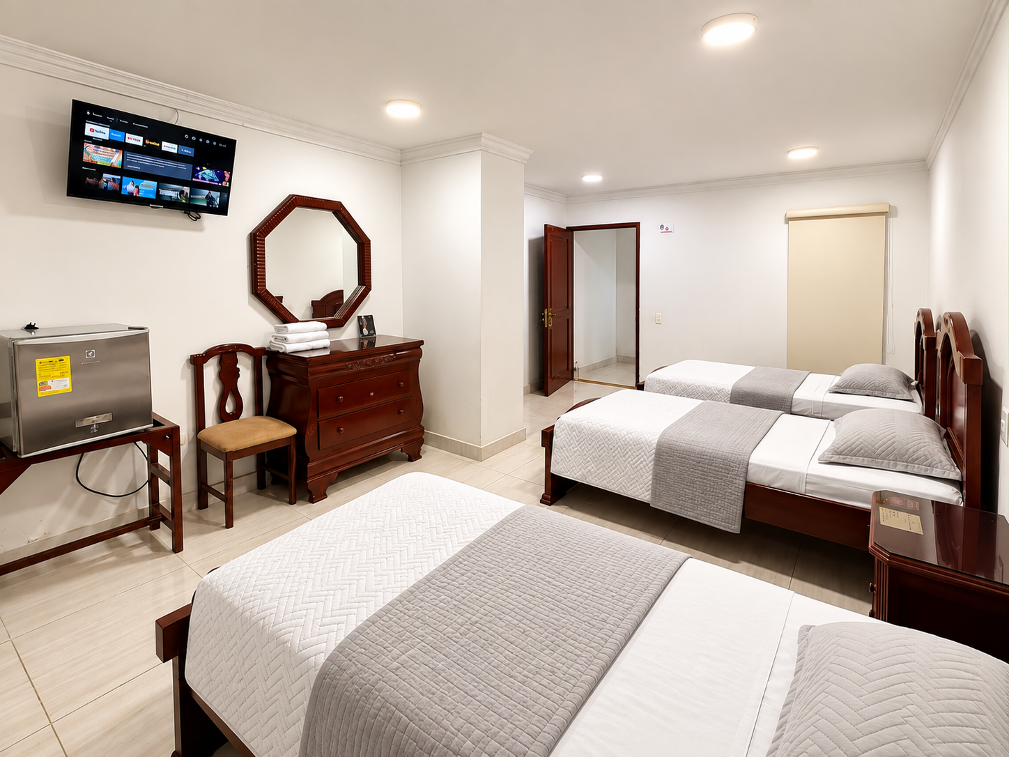 Hotel 2 - Excelsior Cuádruple 2 — foto 4