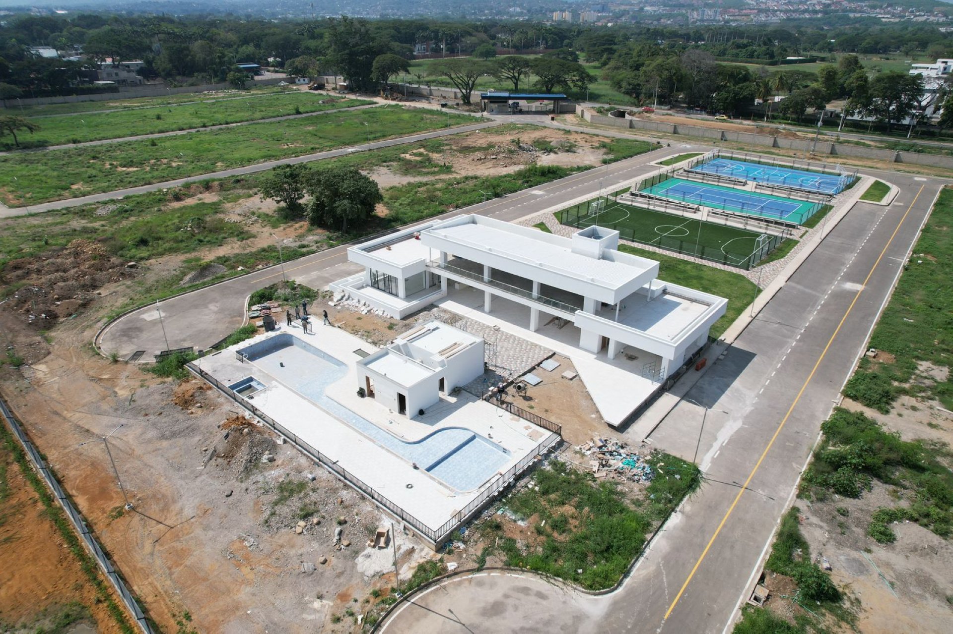 Lote 2 - Tennis Golf 137 — foto 2